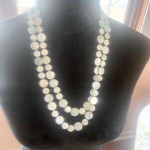 Mother-of-pearl long necklace